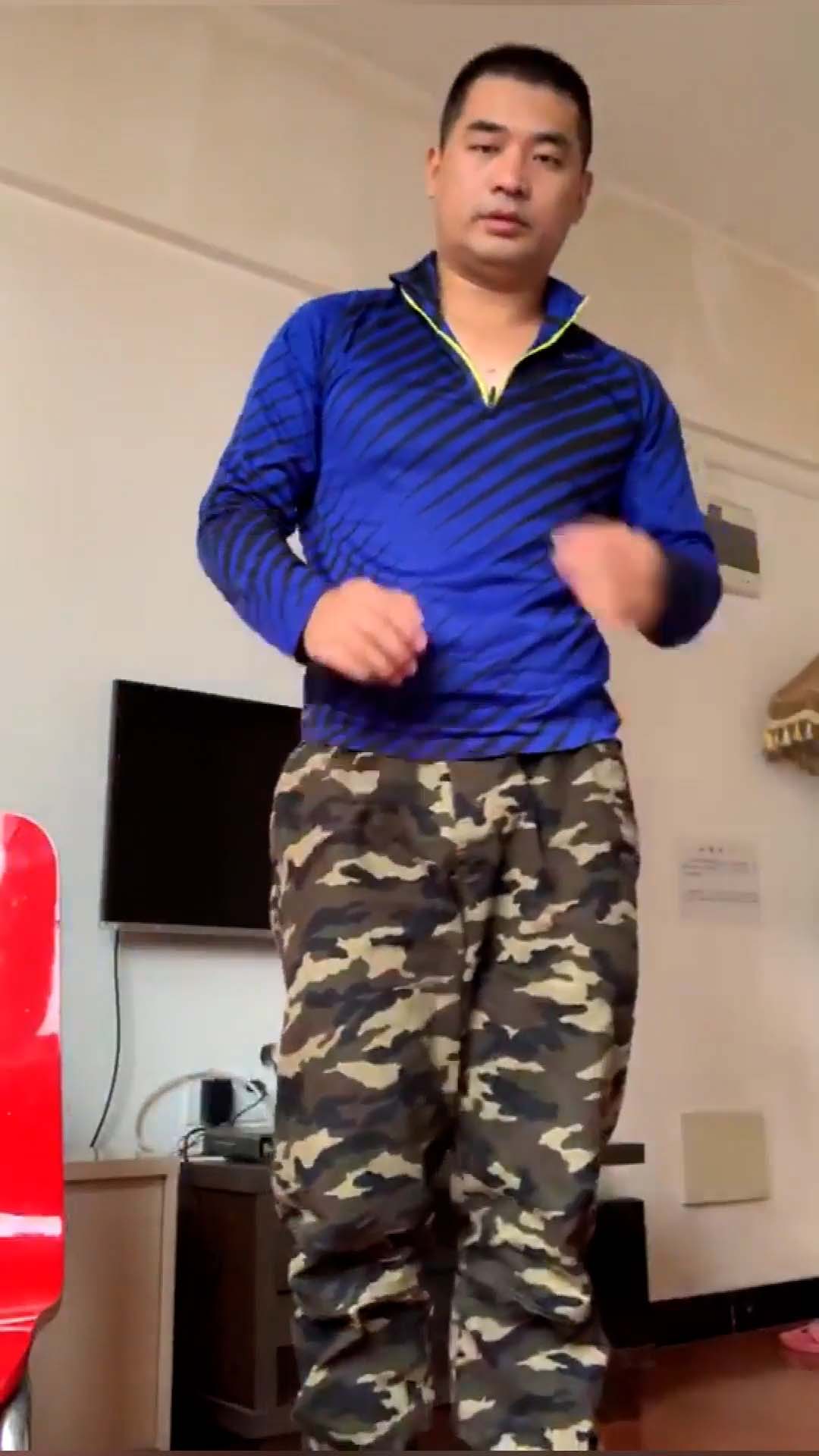 中年毛熊自玩[176M]