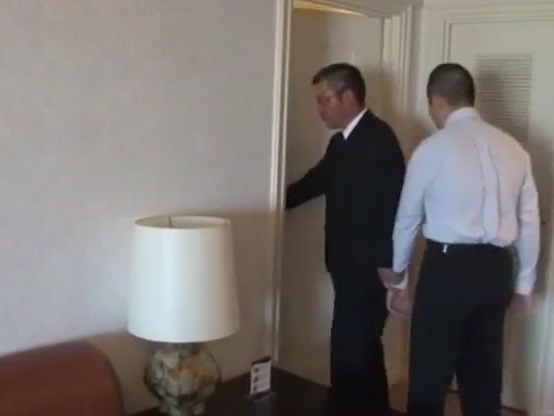 两个正装帅熊[95M]