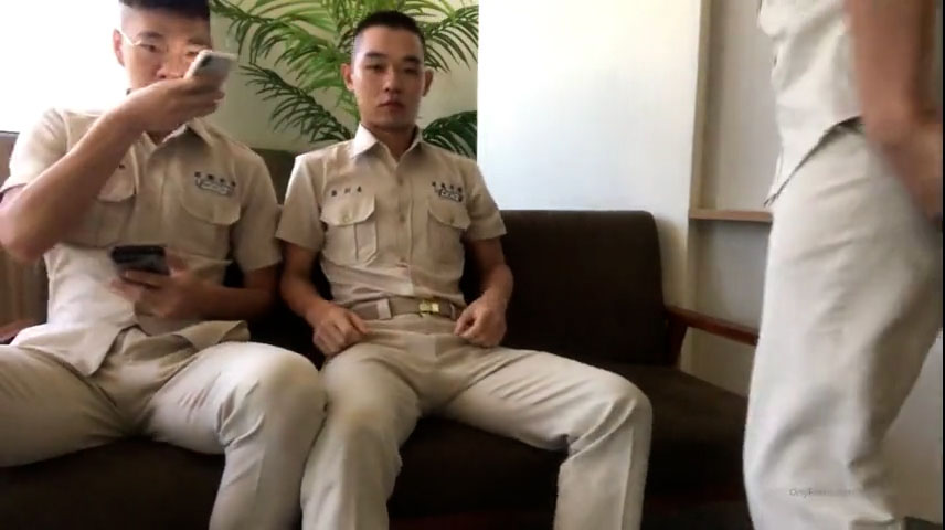 张训豪和学长李彦翔在沙发上C学弟[281M]