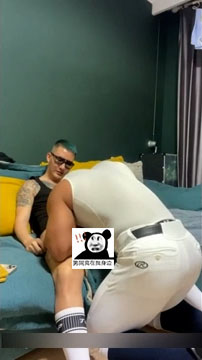 我的教練 胸練這麼大 就是給人玩的[253M]