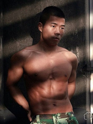 筋肉公牛潮喷[716M]