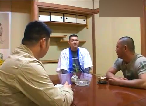 健壮黝黑大叔[649M]