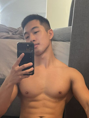 亚裔肌肉小哥与老公[190M]