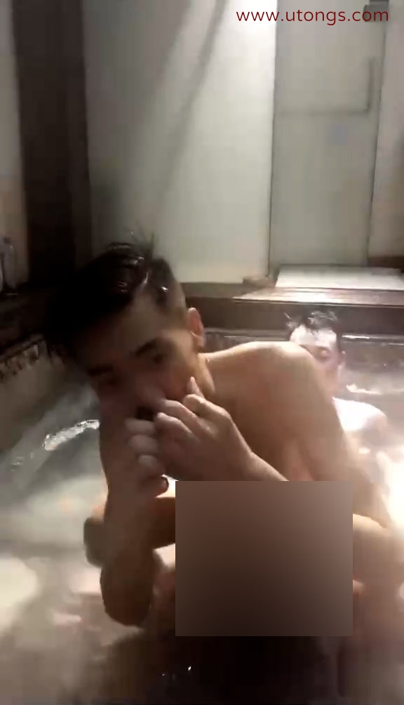 浴池里C小帅哥，小屁屁太诱人了～干他[605M]