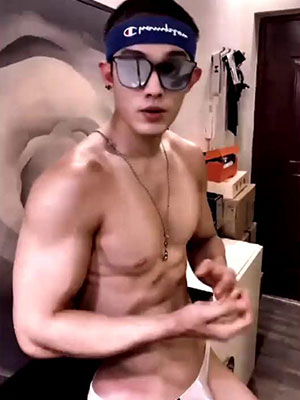 羽锡勾引纹身摄影师[203M]