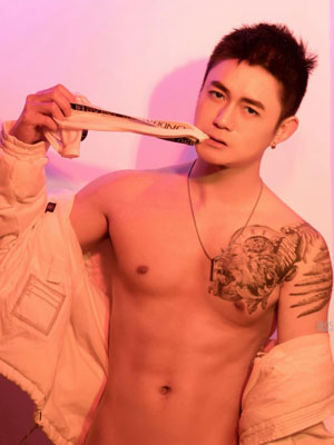 WHOSEMAN NO.153[551M]