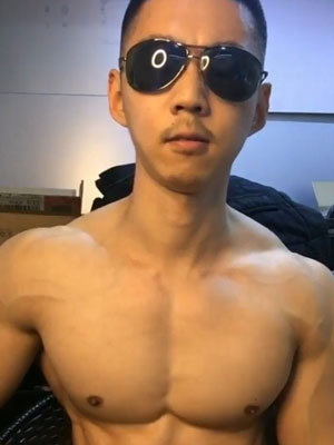 八块腹肌紧实肌肉爷们[506M]