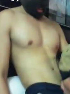 头罩健壮男 眼罩小受[188M]