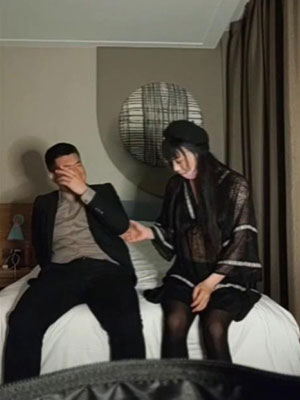 伪娘 正装黑袜男[358M]