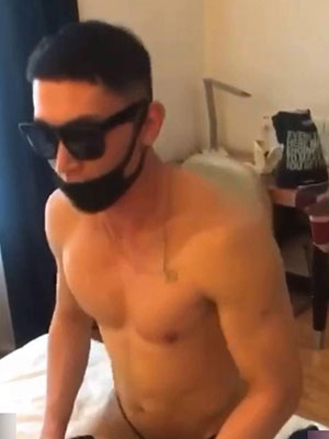 酒店肌肉男3P[255M]