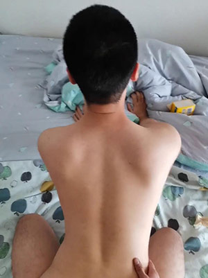 翘臀零被大奶爸打桩[329M]