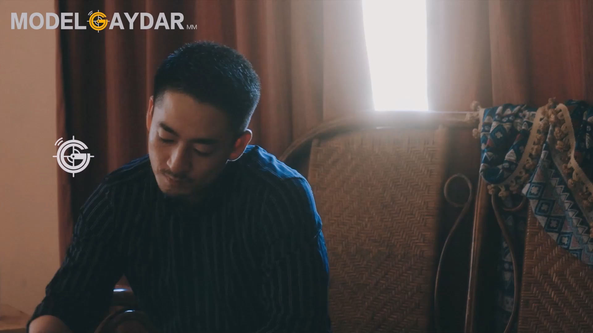 MODEL GAYDAR - GD-015 - 偷腥中秋／宅男哥哥互操多精妹夫[902M]