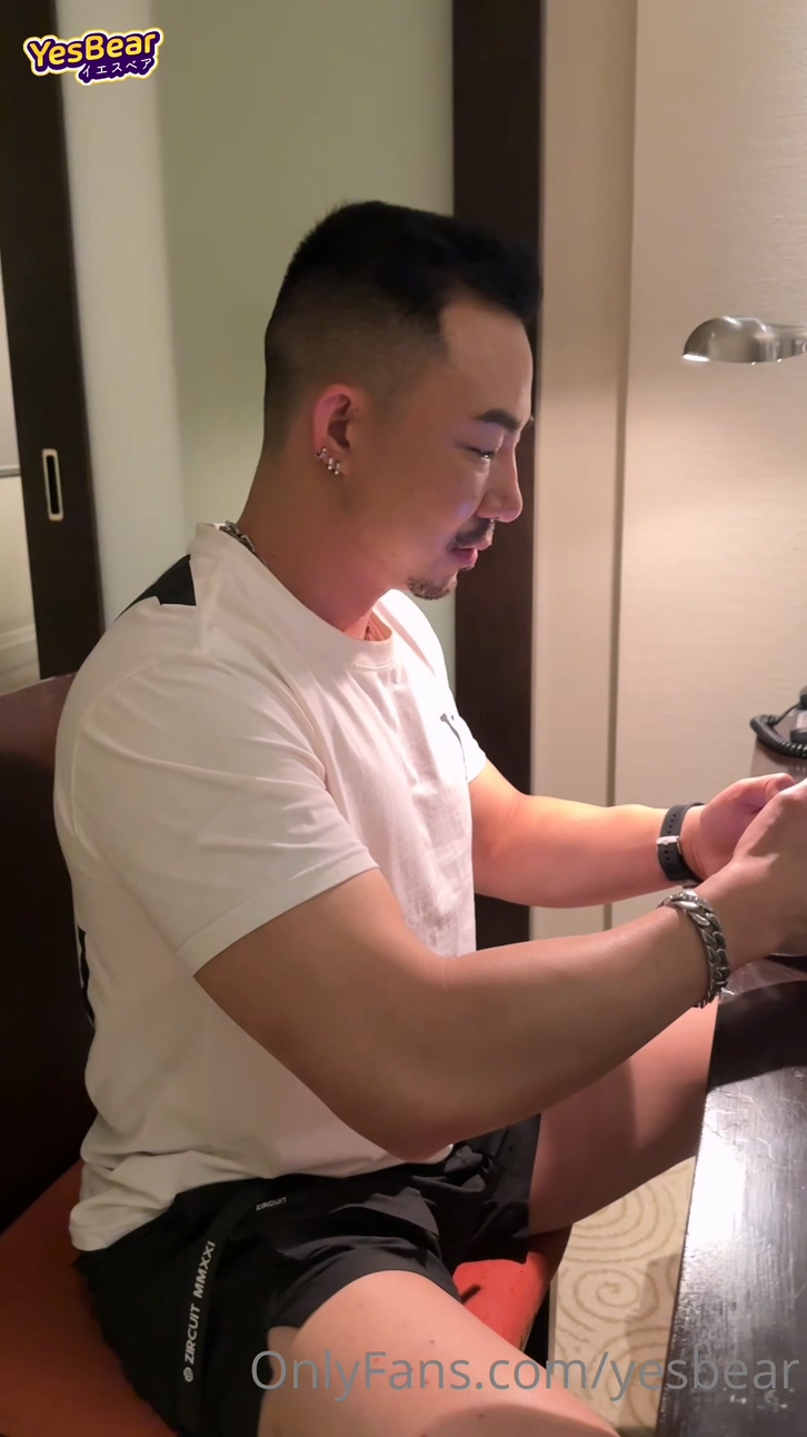 Only Fans - Kinky Room Service - jay_mustache x yesbear - 1080p無套[1.16G]