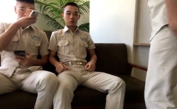 张训豪和学长李彦翔在沙发上C学弟[281M]