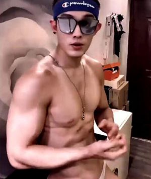 羽锡勾引纹身摄影师[203M]