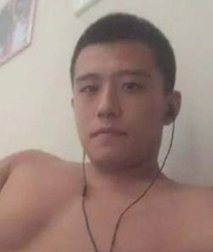 帅气肉肉男周末在家[243M]