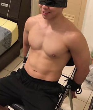 短发薄肌体育生捆绑[146M]