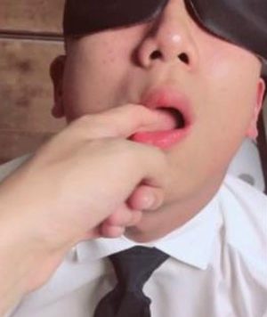 正装S奴被调教[381M]