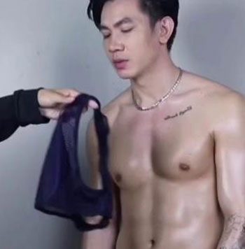 饥渴摄影师 被男模诱惑[539M]