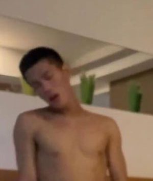 爷们短发男做零[747M]